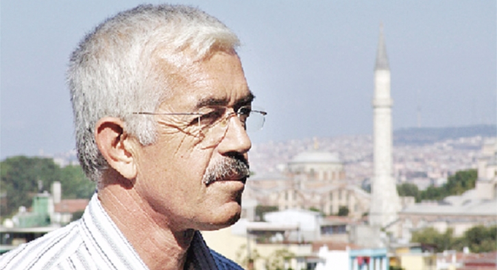 İNSAN DEDİĞİN BİR TEK YAPRAKTIR (Babasını özleyenlerin romanı)